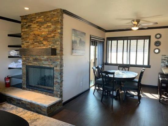 Rr-edgewater16 *